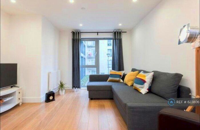 2 Bedroom Flat To Rent In Christian Street, London E1