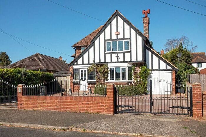 4 Bedroom Semi-Detached House For Sale In Mount Green Avenue, Ramsgate, CT12