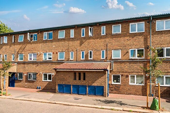 1 Bedroom Maisonette For Sale In Newport Street, Kennington, London, SE11