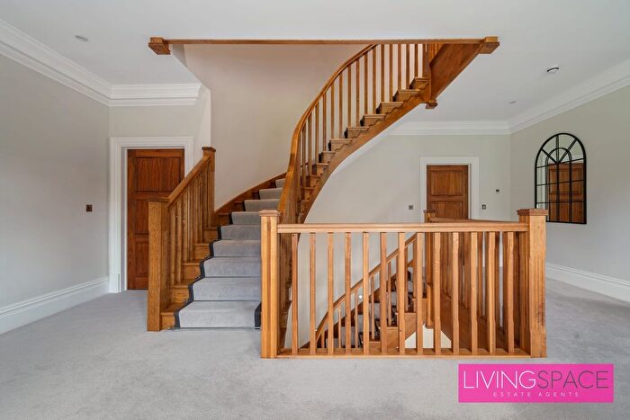 8 Bedroom Detached House For Sale In Mansion House Drive, Stanmore, HA7