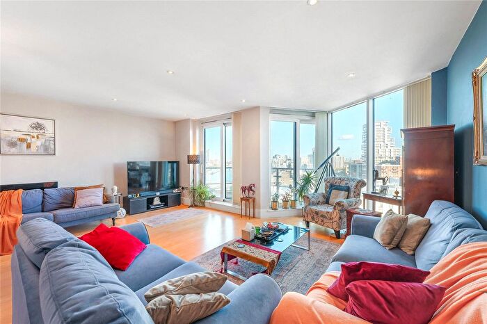 3 Bedroom Flat To Rent In Ensign House, Juniper Drive, London, SW18