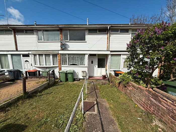 3 Bedroom Terraced House For Sale In Periwinkle Lane, Dunstable, LU6