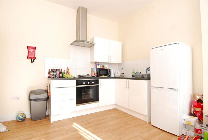 2 Bedroom Flat To Rent In Seaton Avenue Flat, Plymouth, PL4