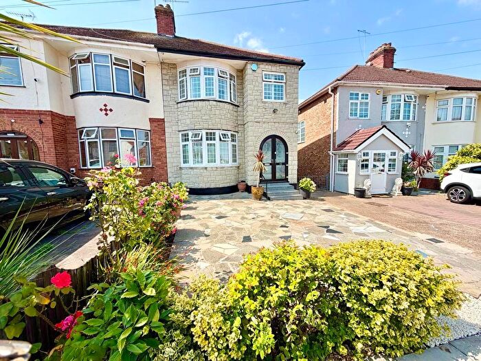 3 Bedroom Semi-Detached House For Sale In Grove Crescent, London, NW9