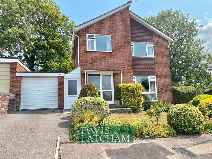 3 Bedroom Link Detached House For Sale In Copheap Rise, Warminster, BA12