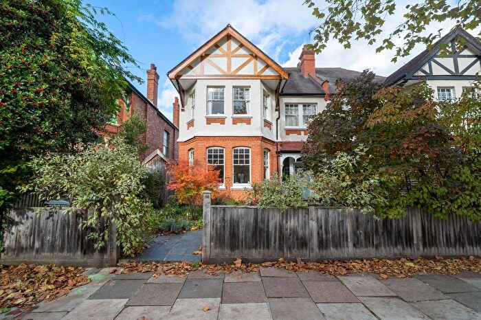5 Bedroom Semi Detached House For Sale In Dartmouth Road, London, NW2