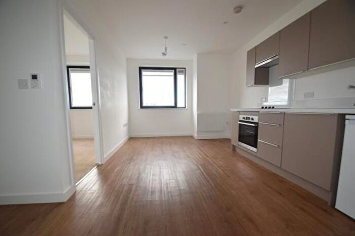 1 Bedroom Flat To Rent In Victoria Avenue, Southend On Sea, Essex, SS2