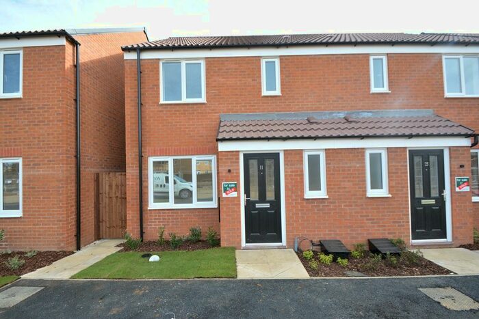 3 Bedroom Semi-Detached House To Rent In Buttercream Drive, Woodston, Peterborough, PE2