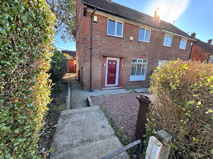 2 Bedroom Semi-Detached House To Rent In Barncroft Road, Leeds, LS14