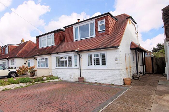 3 Bedroom Semi-Detached House For Sale In Lonsdale Avenue, Portchester, PO16