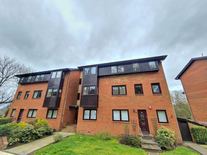 2 Bedroom Flat To Rent In Maxton Grove, Barrhead, Glasgow, G78