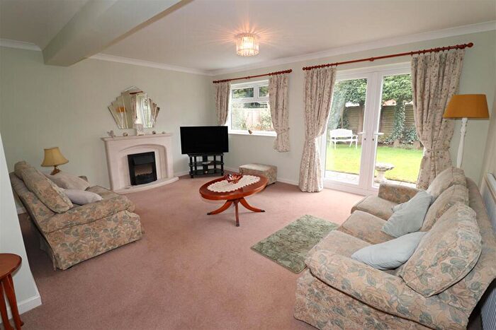 3 Bedroom Detached Bungalow For Sale In Eden Croft, Kenilworth, CV8