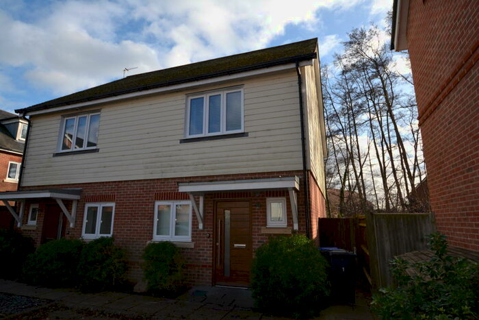 2 Bedroom Semi-Detached House To Rent In Blackthorns, GU51