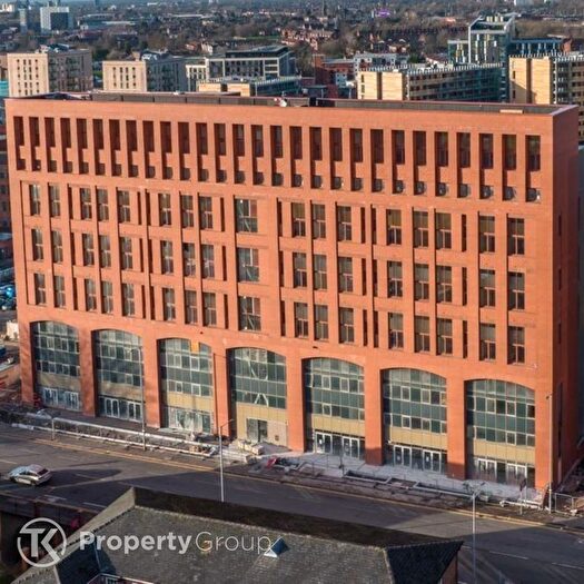 3 Bedroom Flat For Sale In Spinners Way, Manchester, M15