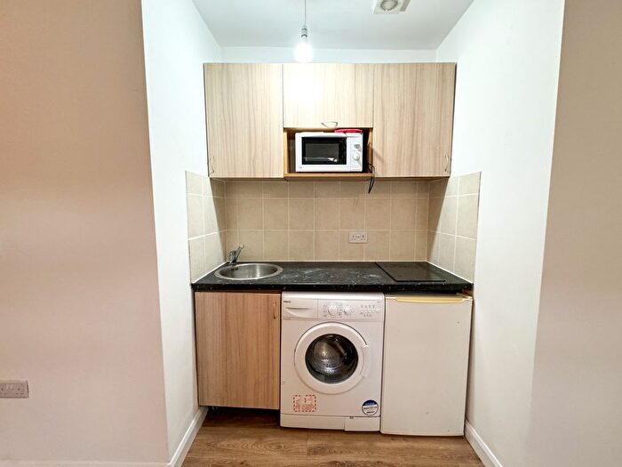 1 Bedroom Studio To Rent In High Road Leyton, Leyton, E10