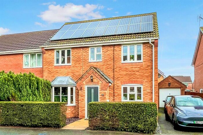 4 Bedroom Property To Rent In Larch Close, Ruskington, Sleaford, NG34