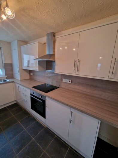 2 Bedroom Flat To Rent In Scotts Place, Airdrie, ML6