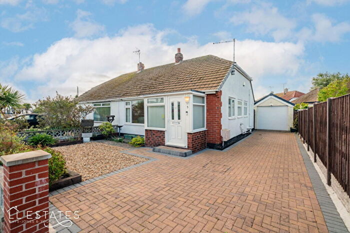 2 Bedroom Semi-Detached Bungalow For Sale In Archers Green, Prestatyn, LL19