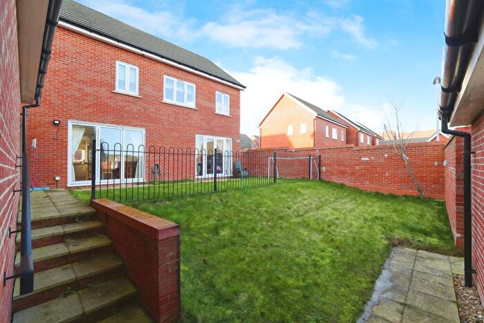 4 Bedroom Detached House For Sale In Robinson Grove, Longhedge, Salisbury, SP4