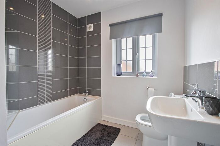4 Bedroom Detached House For Sale In Staley Drive, Glapwell, Chesterfield, S44