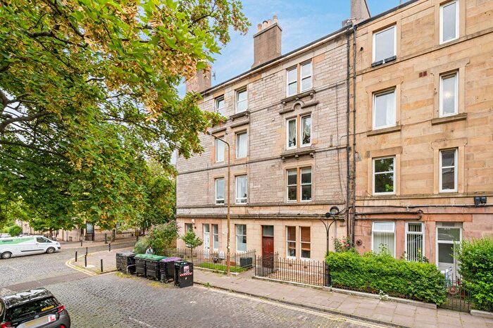 1 Bedroom Flat For Sale In / Dickson Street, Leith, Edinburgh, EH6