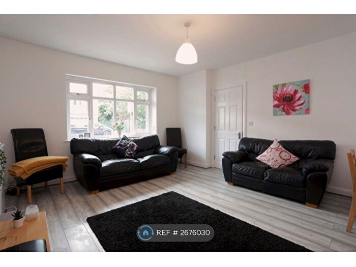 7 Bedroom Terraced House To Rent In Kingswood Road, Manchester, M14