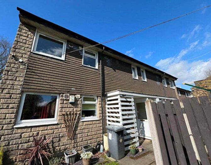 1 Bedroom Flat To Rent In Allen Croft, Bradford, West Yorkshire, BD11