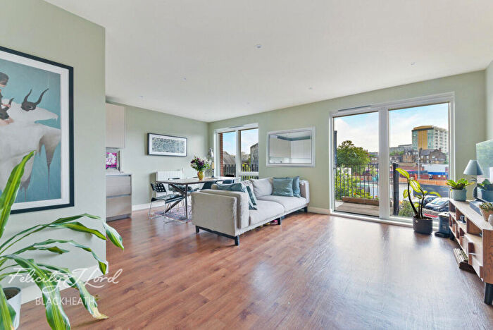 3 Bedroom Apartment For Sale In Thunderer Walk, London, SE18