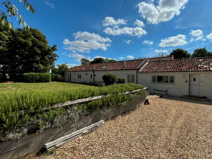 3 Bedroom Barn Conversion To Rent In Chequers Lane, Saham Toney, IP25