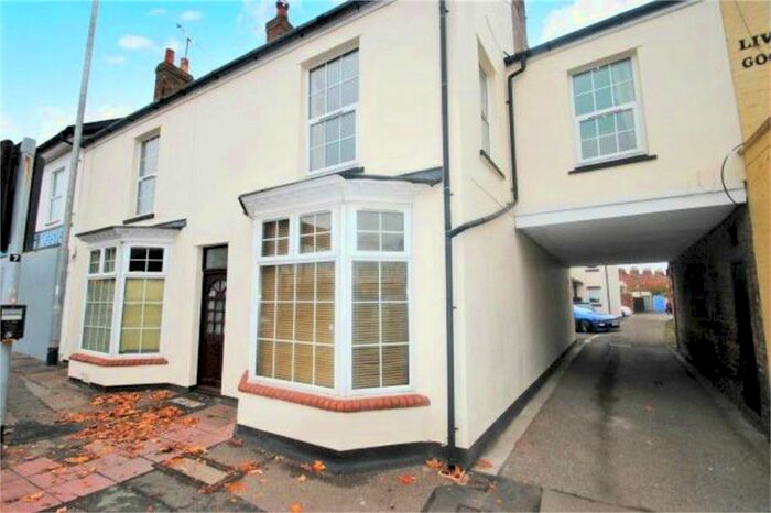 2 Bedroom Flat To Rent In Belgrave Place, Taunton, TA2