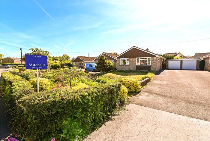 2 Bedroom Bungalow For Sale In Oak Road, New Milton, Hampshire, BH25