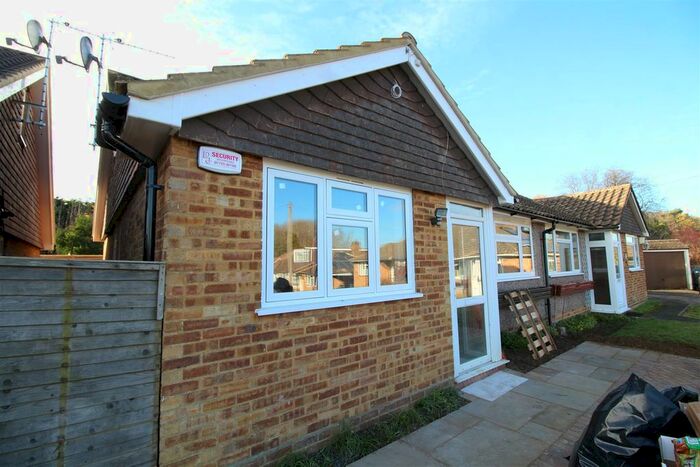 3 Bedroom Semi-Detached House To Rent In Mount Close, Sevenoaks, Kent, TN13