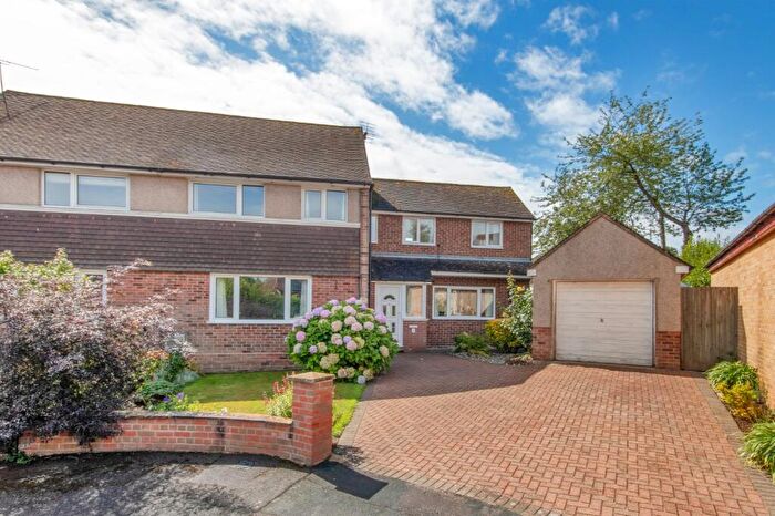 4 Bedroom Semi-Detached House For Sale In Willow Wood Road, Meopham, Gravesend, Kent, DA13