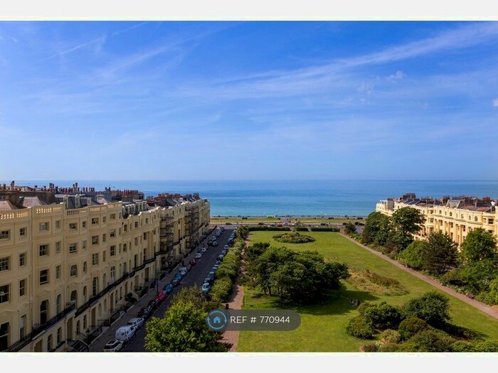 1 Bedroom Flat To Rent In Brunswick Square, Hove, BN3