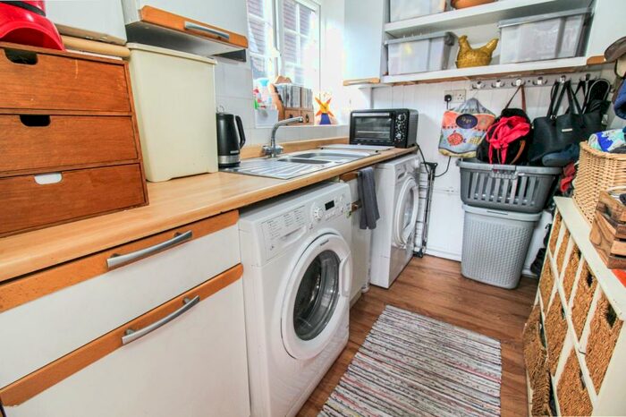 2 Bedroom Semi-Detached House For Sale In Water Road, Reading, RG30