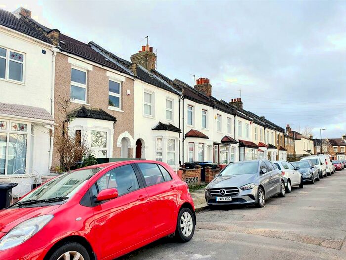6 Bedroom End Of Terrace House To Rent In Kingston Road, London, N9