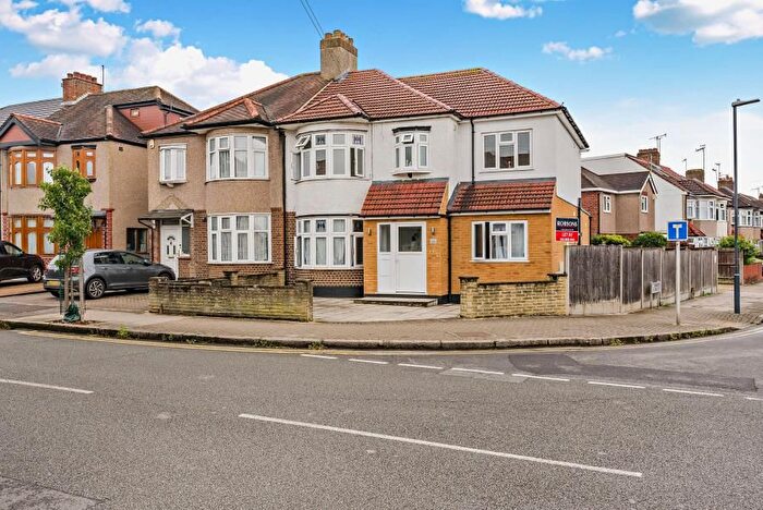 2 Bedroom Flat To Rent In Blenheim Road, North Harrow, Harrow, HA2