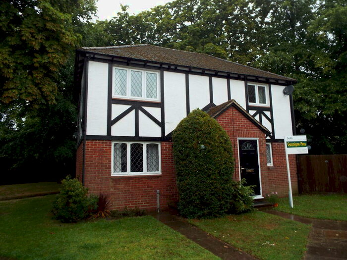 1 Bedroom Maisonette To Rent In East Molesey, KT8