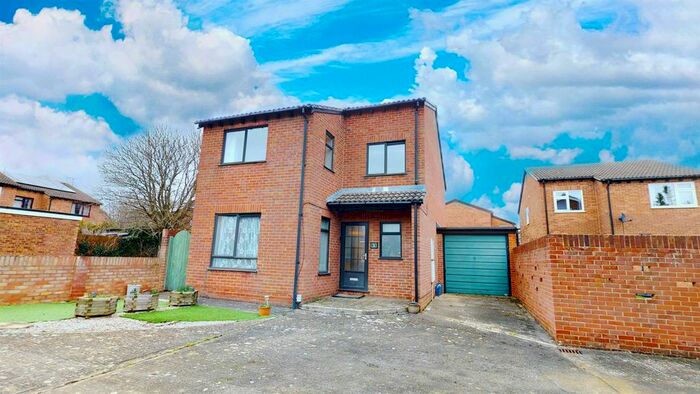 4 Bedroom Property To Rent In Mattock Way, Abingdon, OX14