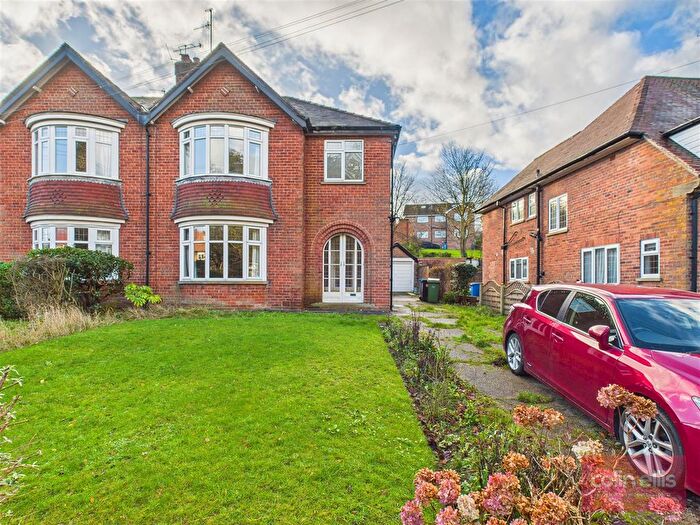 3 Bedroom Semi-Detached House For Sale In Scalby Road, Scarborough, YO12