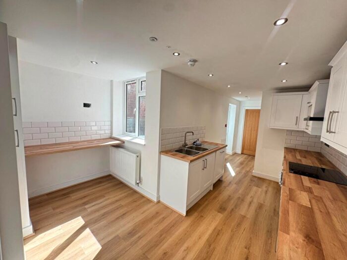 6 Bedroom Terraced House To Rent In Abbey Road, Smethwick, West Midlands, B67