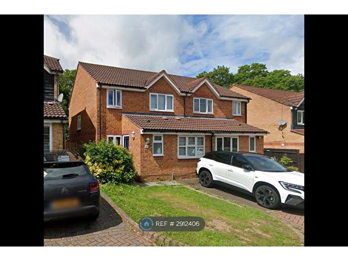 3 Bedroom Semi-detached House To Rent In Dunnymans Road, Banstead, SM7
