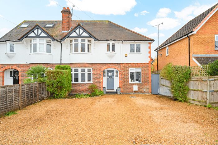 4 Bedroom Semi Detached House For Sale In Dudley Road, Walton-On-Thames, KT12