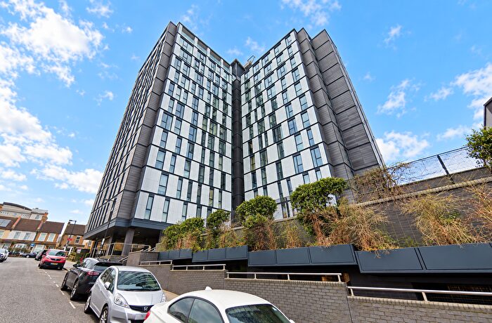 2 Bedroom Flat For Sale In Centrillion Point, Masons Avenue, Croydon, Surrey, CR0
