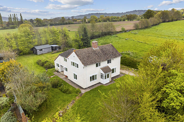 4 Bedroom Detached House For Sale In Beacon Lane, Stonehouse, GL10