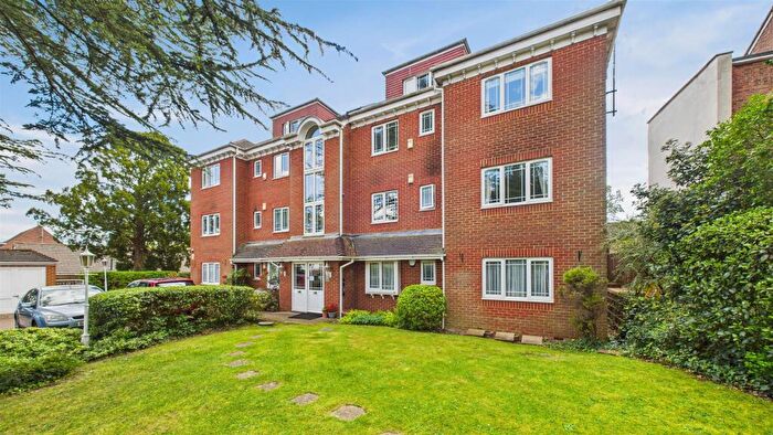 2 Bedroom Flat For Sale In Cedarwood House, Culloden Road, Enfield, EN2