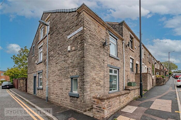 3 Bedroom End Terrace House For Sale In Ivy Green Drive, Springhead, Saddleworth, OL4