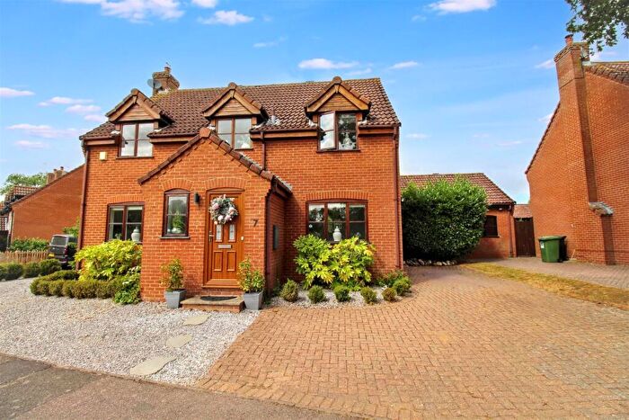 4 Bedroom Detached House For Sale In Eagle Road, Erpingham, NR11