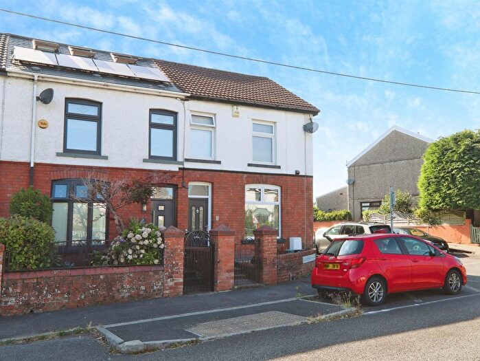 3 Bedroom End Of Terrace House For Sale In Duffryn Bach Terrace, Church Village, Pontypridd, CF38