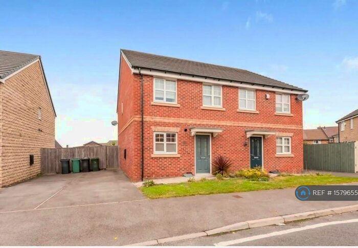 3 Bedroom Semi-Detached House To Rent In Woodend Drive, Shipley, BD18